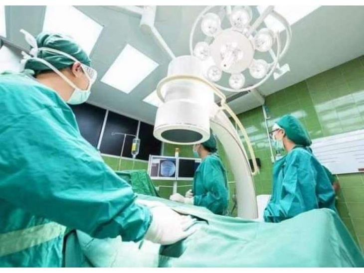 Хирурги в операционной