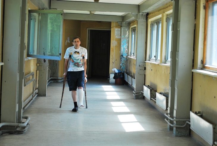 Давно не ремонтированная больница в Екатеринбурге