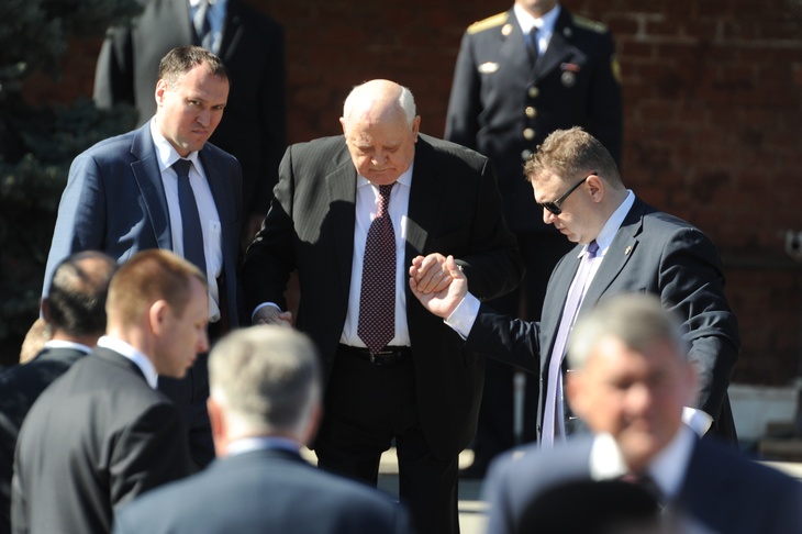Михаил Горбачев попал на больничную койку с воспалением легких