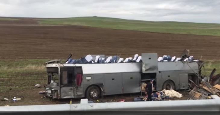 МВД: россиян среди пассажиров перевернувшегося в Казахстане автобуса нет