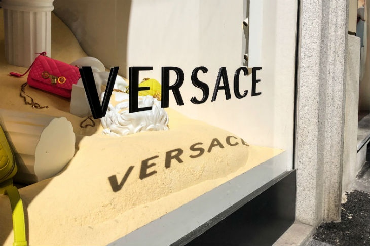 Versace отказался от использования кожи кенгуру
