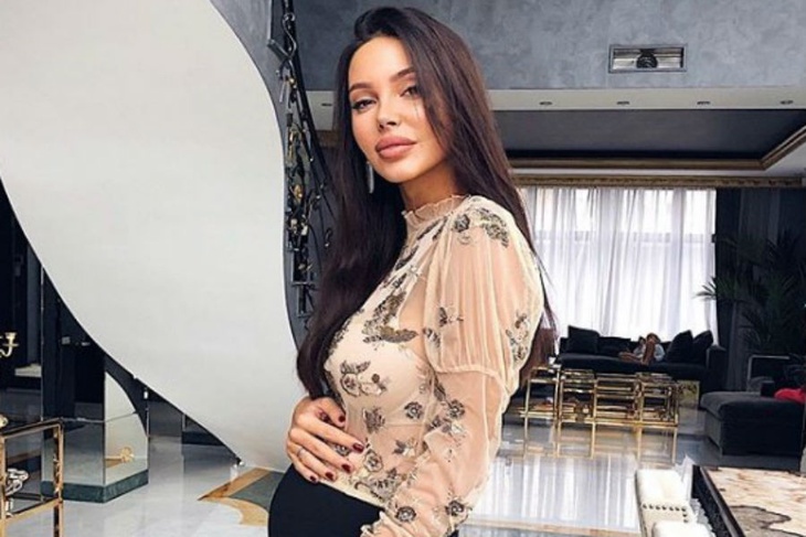 Беременная Самойлова набрала 11 килограмм