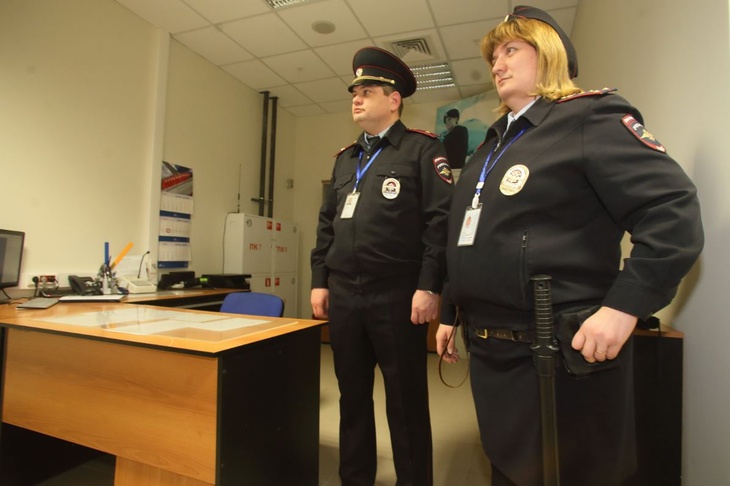 Пришлось катить на тележке: в аэропорту Внуково полицейские задержали пьяного чиновника 
