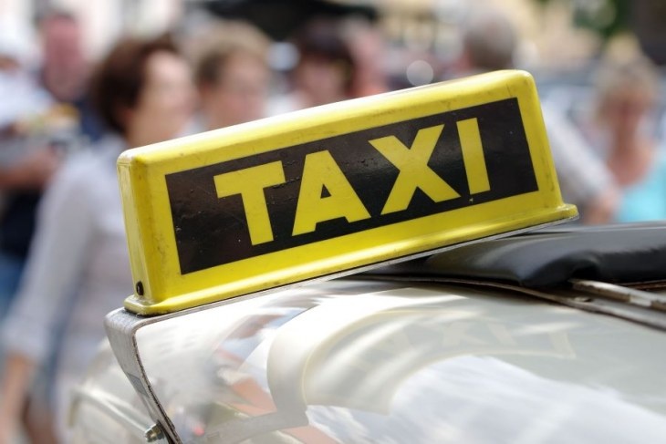 Водитель «Яндекс.Такси» отпинал ногами пассажира за просьбу изменить маршрут