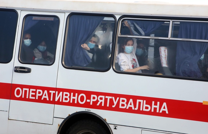 Эвакуированные из Китая граждане Украины