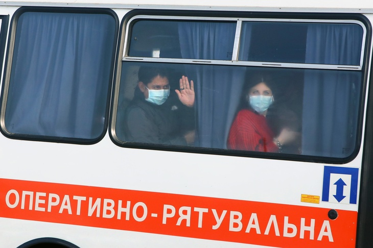 Автобус с эвакуированными украинцами