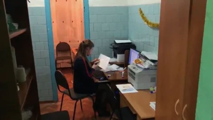 Учителям школы, где учился губернатор Красноярского края, оборудовали кабинет в туалете 