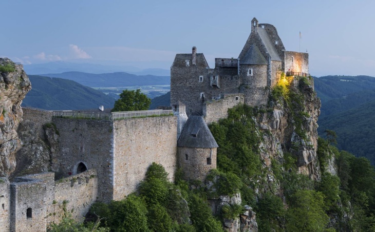 Рыцарь, работа для вас: один из замков Австрии ищет воина на полный рабочий день