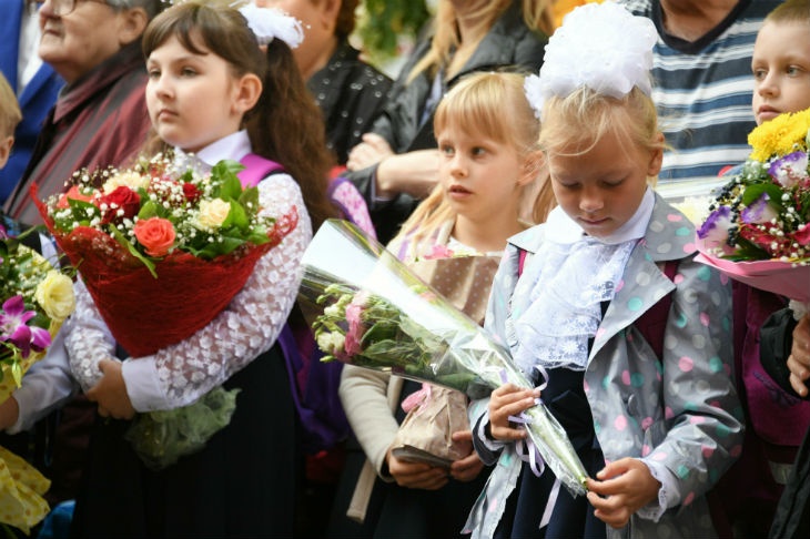 В национальном родительском комитете ответили на слова Смирнова о бесполезности школы для девочек