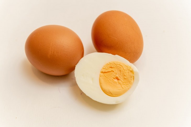 Роковые яйца: москвичка попала в ожоговый центр после взрыва яиц