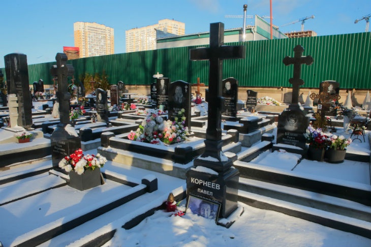 Жители Москвы смогут побывать на кладбищах города онлайн