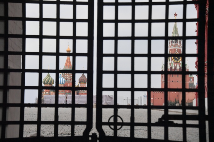 Первые штрафы за нарушение самоизоляции в Москве получили несколько человек.
