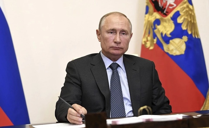 «Незабываемые страницы»: Путин поздравил «Комсомолку» с юбилеем