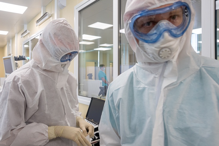 Ученые отказались прогнозировать конец пандемии в России 