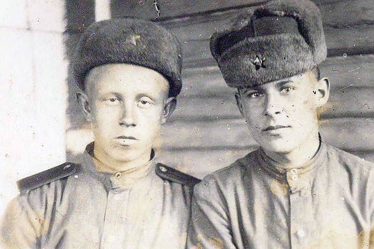 Двоюродные братья Борис Федосеев (слева) и Анатолий Николаев.