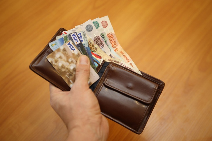 Эксперт: упрощение денежных переводов на руку мошенникам
