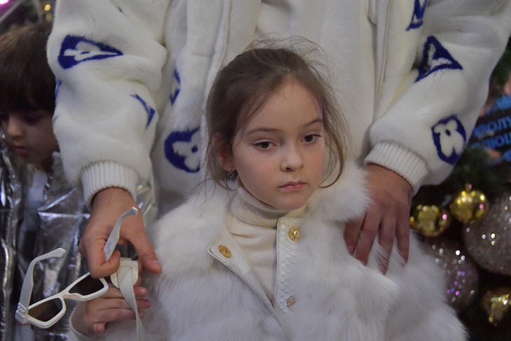«Влюбилась в Плющенко»: Киркоров забрал дочь из фигурного катания
