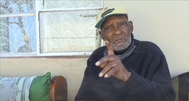 В ЮАР умер старейший мужчина на планете