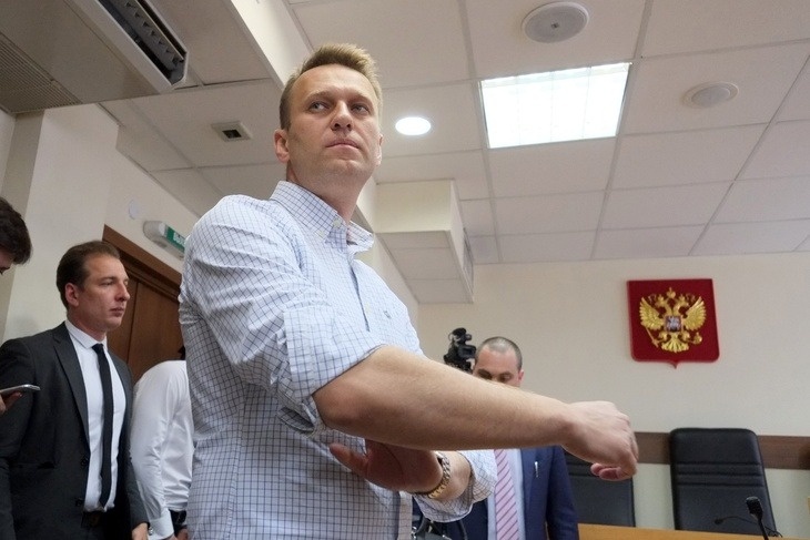 Навального, как и Скрипалей, мы не увидим ни живым, ни мертвым — сенатор