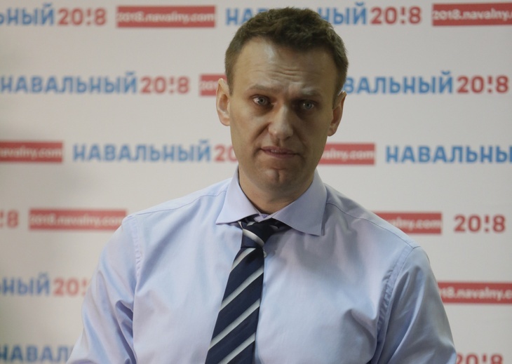 Помнит все: Навальный пришел в себя