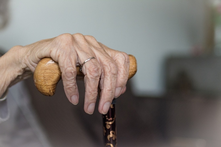 101-летняя пенсионерка прошла 100 кругов по парку в поддержку врачей