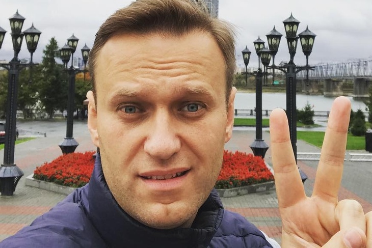 «Вчера смог дышать сам»: Навальный впервые после комы вышел на связь 
