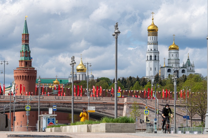 «Горжусь тем, что я родился в Москве»: Бокерия, Роднина, Шипулин и Фетисов поздравили столицу с Днем города