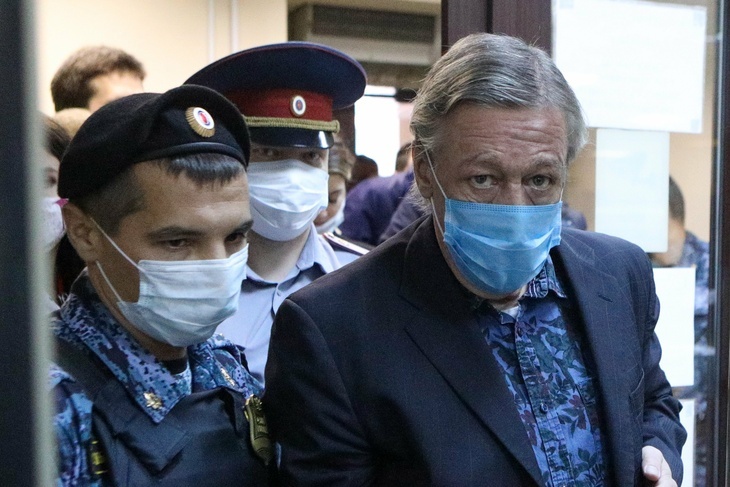 «Это большой скандал»: адвоката Ефремова вызвали на допрос в Следком