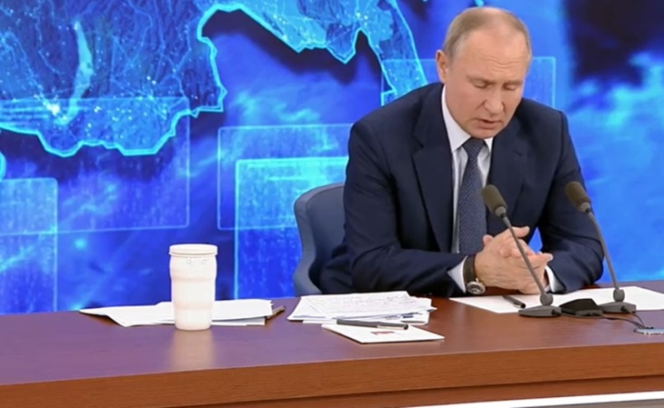 Путин поручил разобраться с чиновником-хамом в Ленинградской области