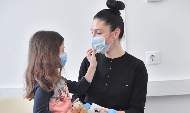 Влажная защитная маска: врачи объяснили, почему такое СИЗ нужно выбрасывать 