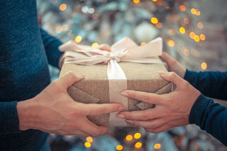 Социологи выяснили, что 11% россиян никогда не дарят подарки