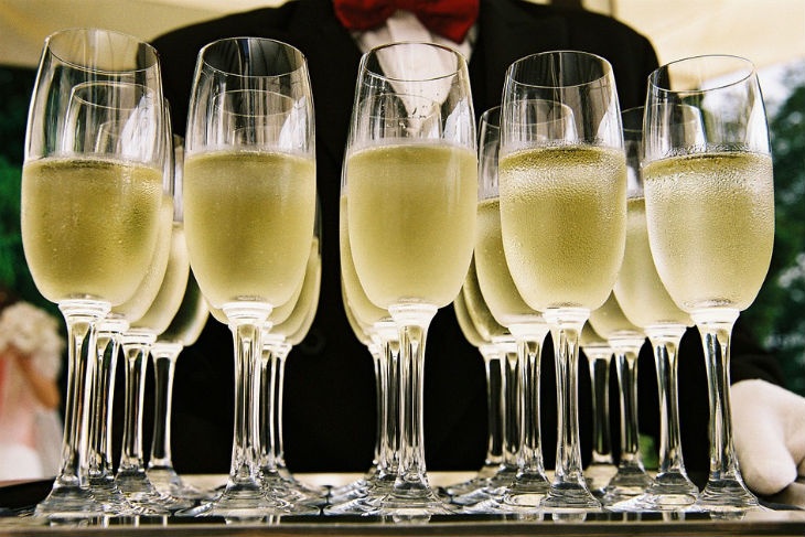 Диетолог Минздава назвала лучшее шампанское для Нового года