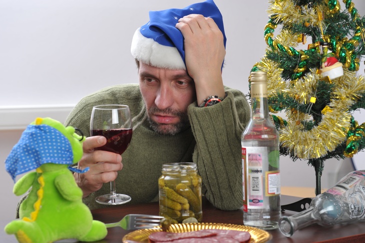 Стоит ли запретить алкоголь в новогодние праздники