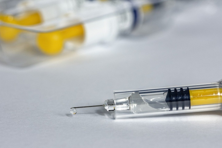 Попова заявила, что в России есть прототипы вакцины от ВИЧ