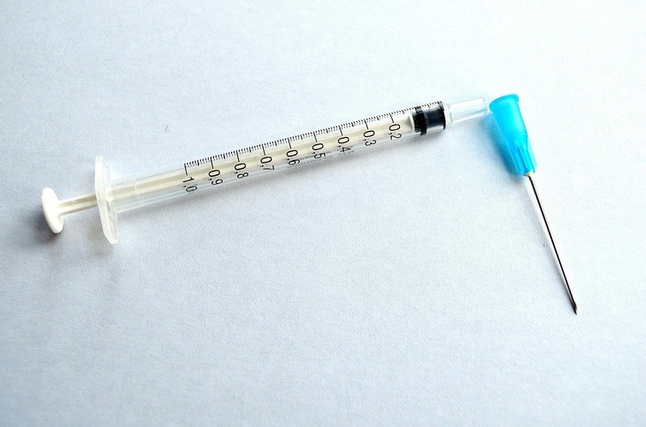 «Ввоз запрещен»: россиян лишили возможности привиться вакциной Pfizer-BioNTech