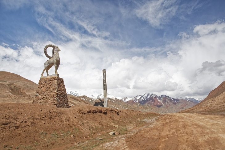 Запад заглядывается на Киргизию