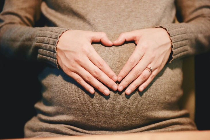 Акушер-гинеколог предупредил, чем может быть опасна беременность после 35 лет