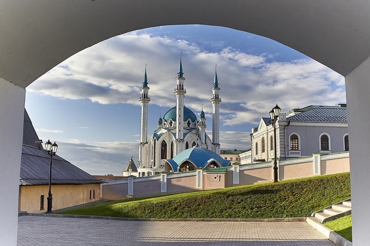 В Казани бегуньи устроили разминку напротив мечети и разозлили верующих