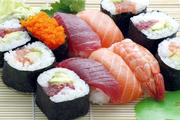 «Источник жутких отравлений»: Мясников объяснил, когда нельзя есть суши