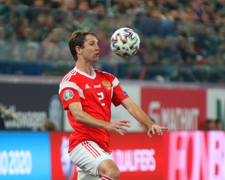 Защитник сборной России Фернандес заявил, что «было бы здорово выиграть Евро»