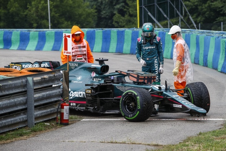 Гран-при Венгрии вынужденно прервали из-за ошибки финского пилота