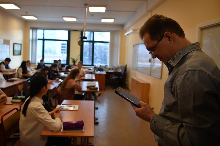 «Зуд» чиновников: в Минпросвещения заявили, что нельзя наказывать учителей за плохие результаты ВПР