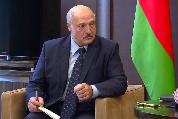 Не будет держаться за кресло: Лукашенко заявил, что скоро «придут люди» на его место