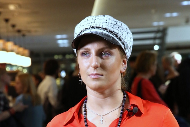 Сестра Нюши Мария Шурочкина рассказала о своем альтер-эго — «подруге» Капитолине