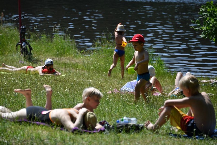 Конец летним забавам: в столичном регионе завершился купальный сезон