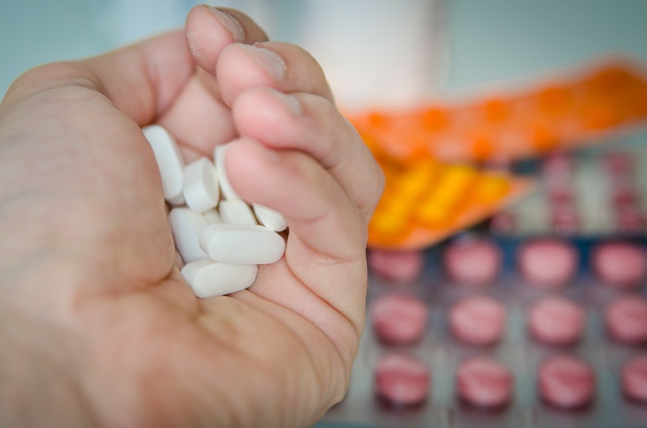 «Это не безобидные витамины»: фармацевты выступают за строгий контроль БАДов
