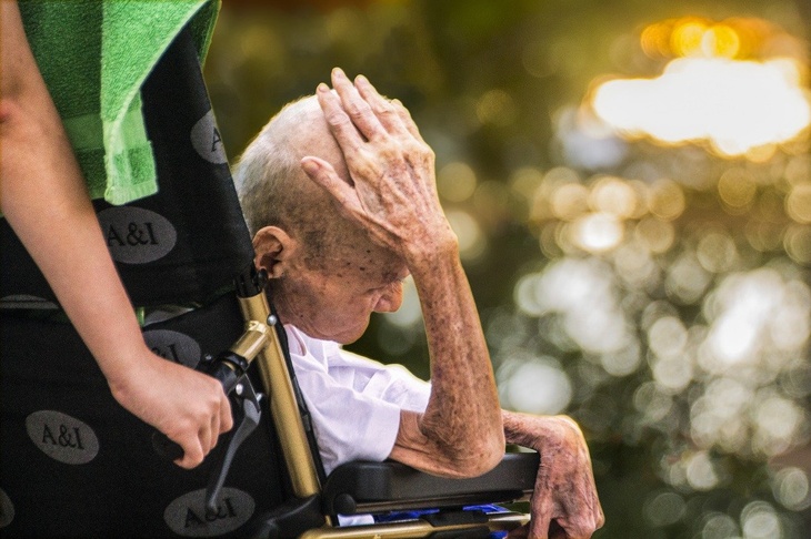 Геронтолог объяснил, как предотвратить болезнь Альцгеймера