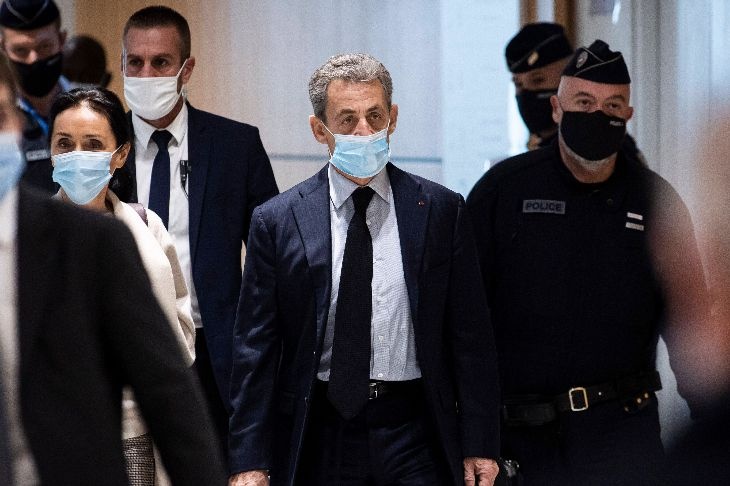Из президента в заключенные: Саркози приговорили к лишению свободы