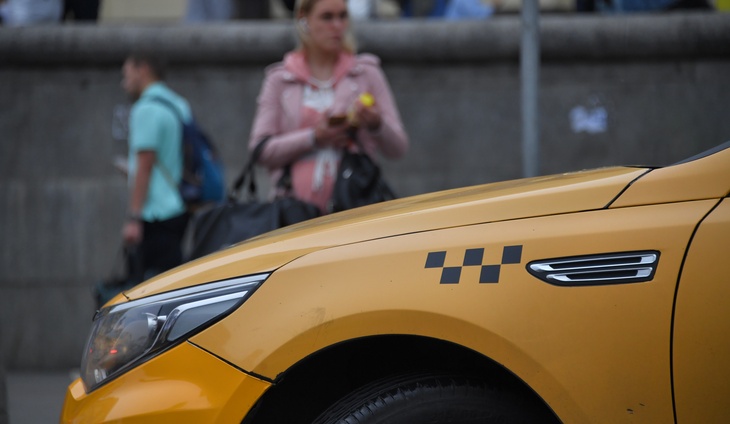 «Он уже исправился»: автоэксперт считает дискриминацией запрещать судимым работать в такси 