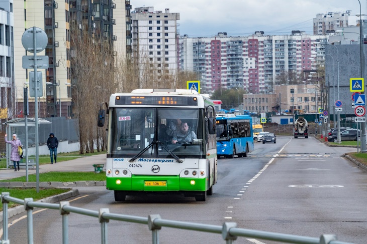 Чтобы автобусы ходили четко по расписанию и жители могли планировать свое время, в Подмосковье будут делать выделенные полосы